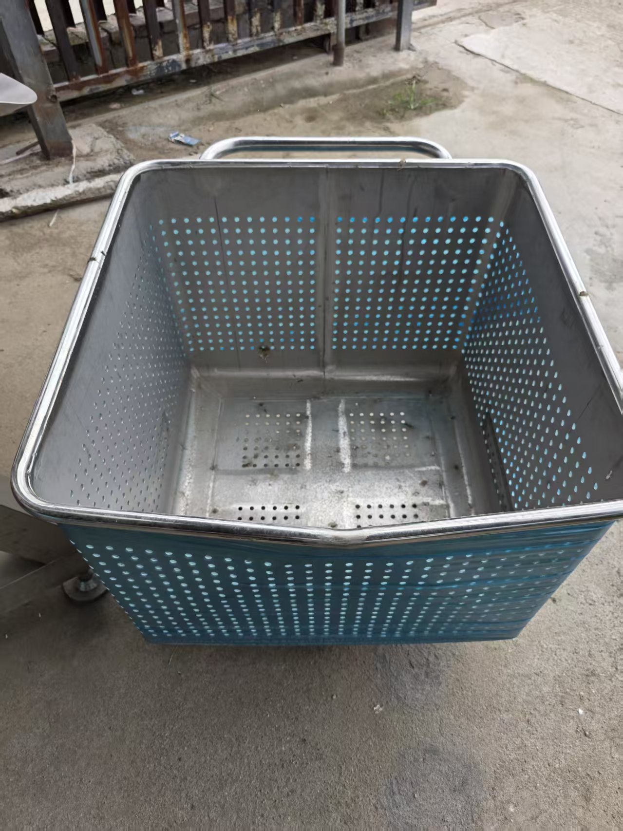 200L/400L 不锈钢周转料车 食品级物料转运车
