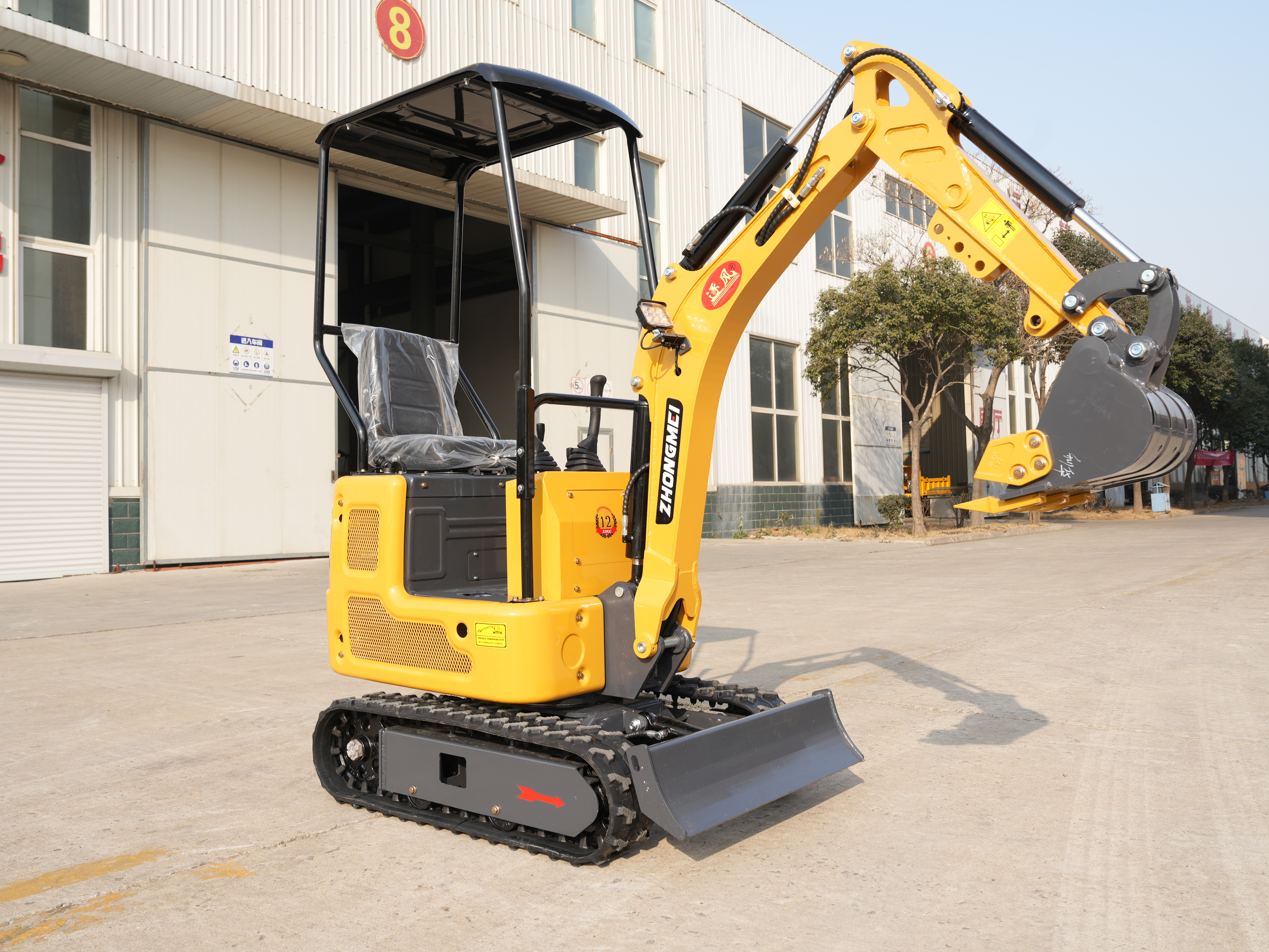 Crawler excavator, engineering micro excavator, demolition and crushing agricultural excavator, suitable for orchard and greenhouse construction