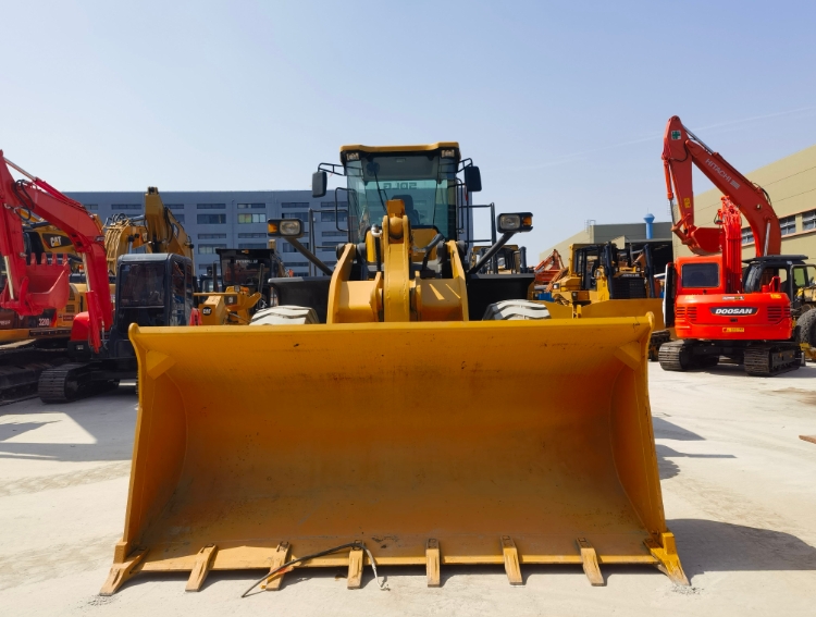 山东临工 LG956L 轮式装载机