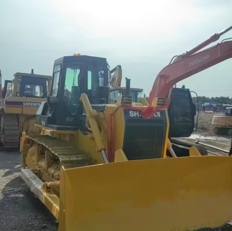 山推 SD32 推土机