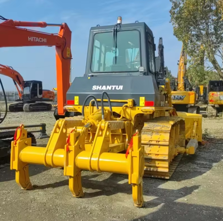 山推 SD32 推土机