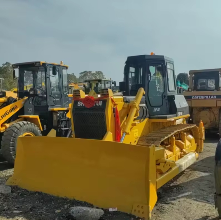 山推 SD32 推土机