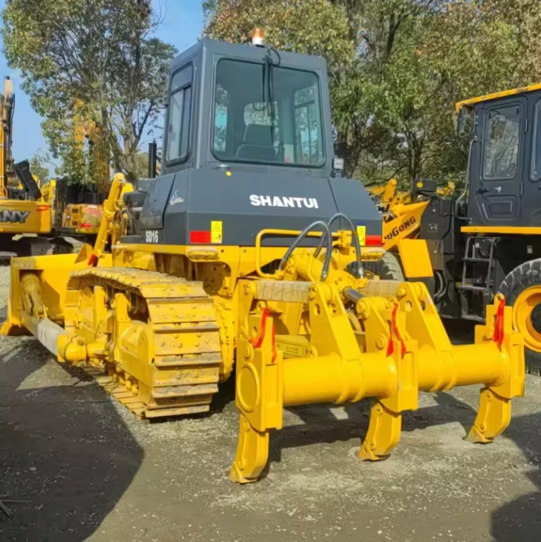 山推 SD32 推土机