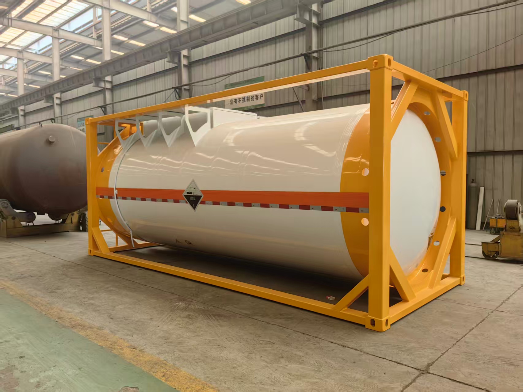 盛润牌ISO标准罐式集装箱，主要用于运输腐蚀性危险品