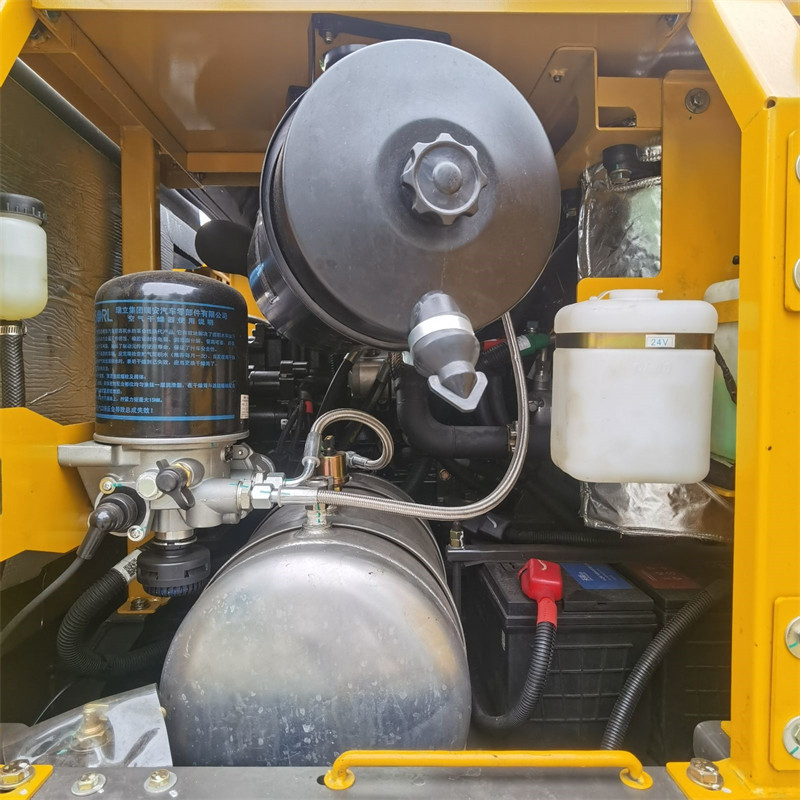 ZJ85 轮式挖掘机 耐用底盘 操作简便 工程施工专用