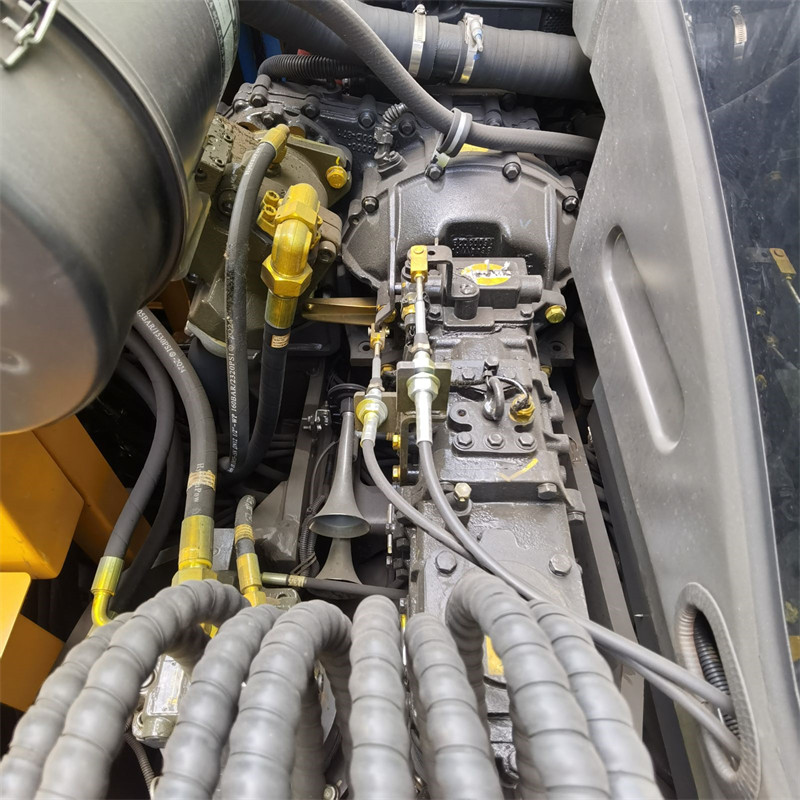 ZJ95W 轮式挖掘机 多场景适用 可快速更换属具