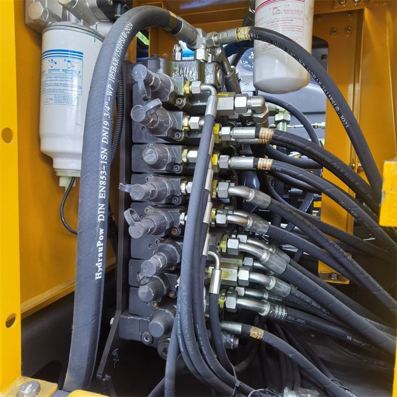 ZJ95W 轮式挖掘机 多场景适用 可快速更换属具