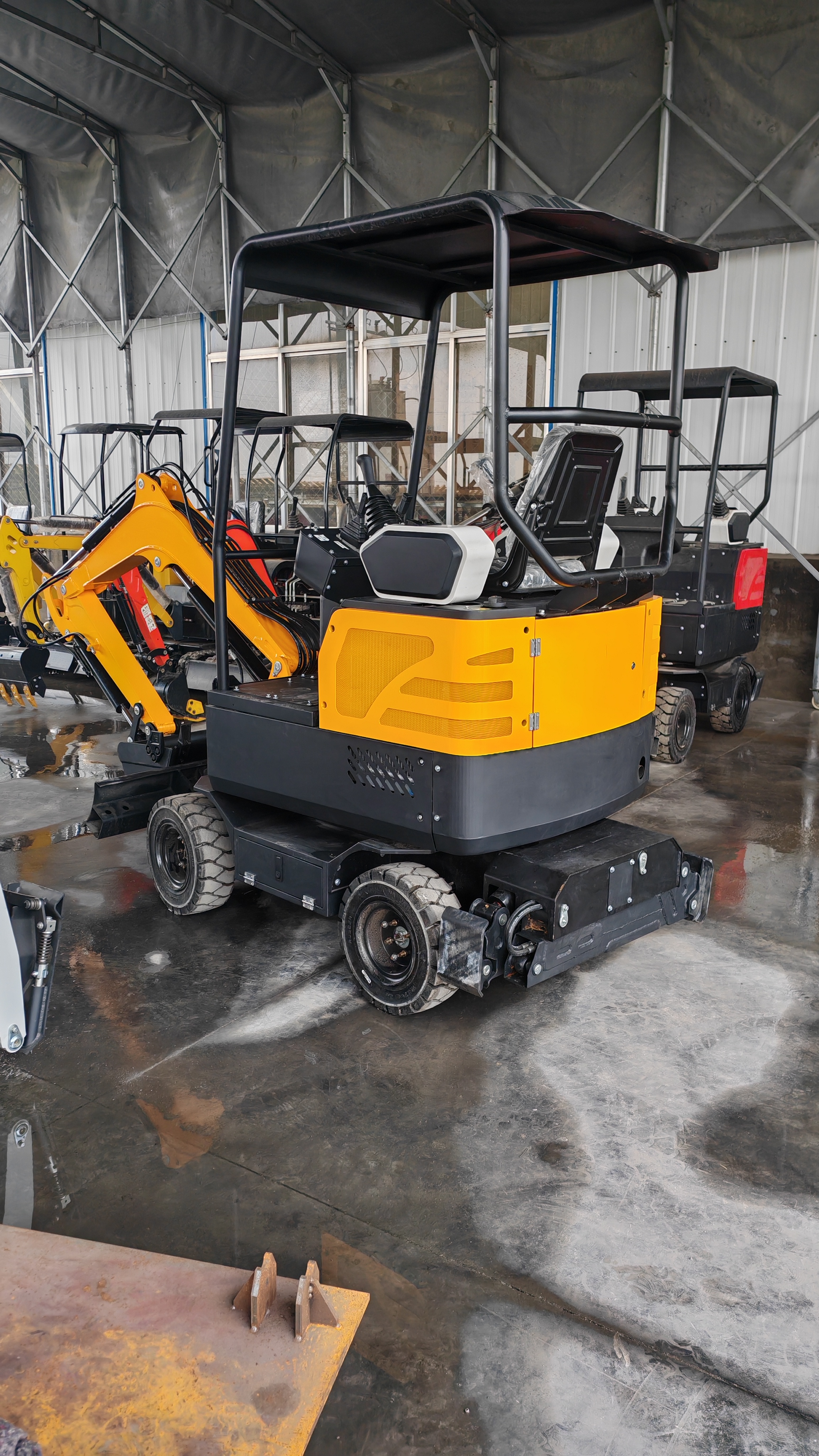 20 轮式挖掘机 多功能小型液压轮式挖掘机 厂家直销