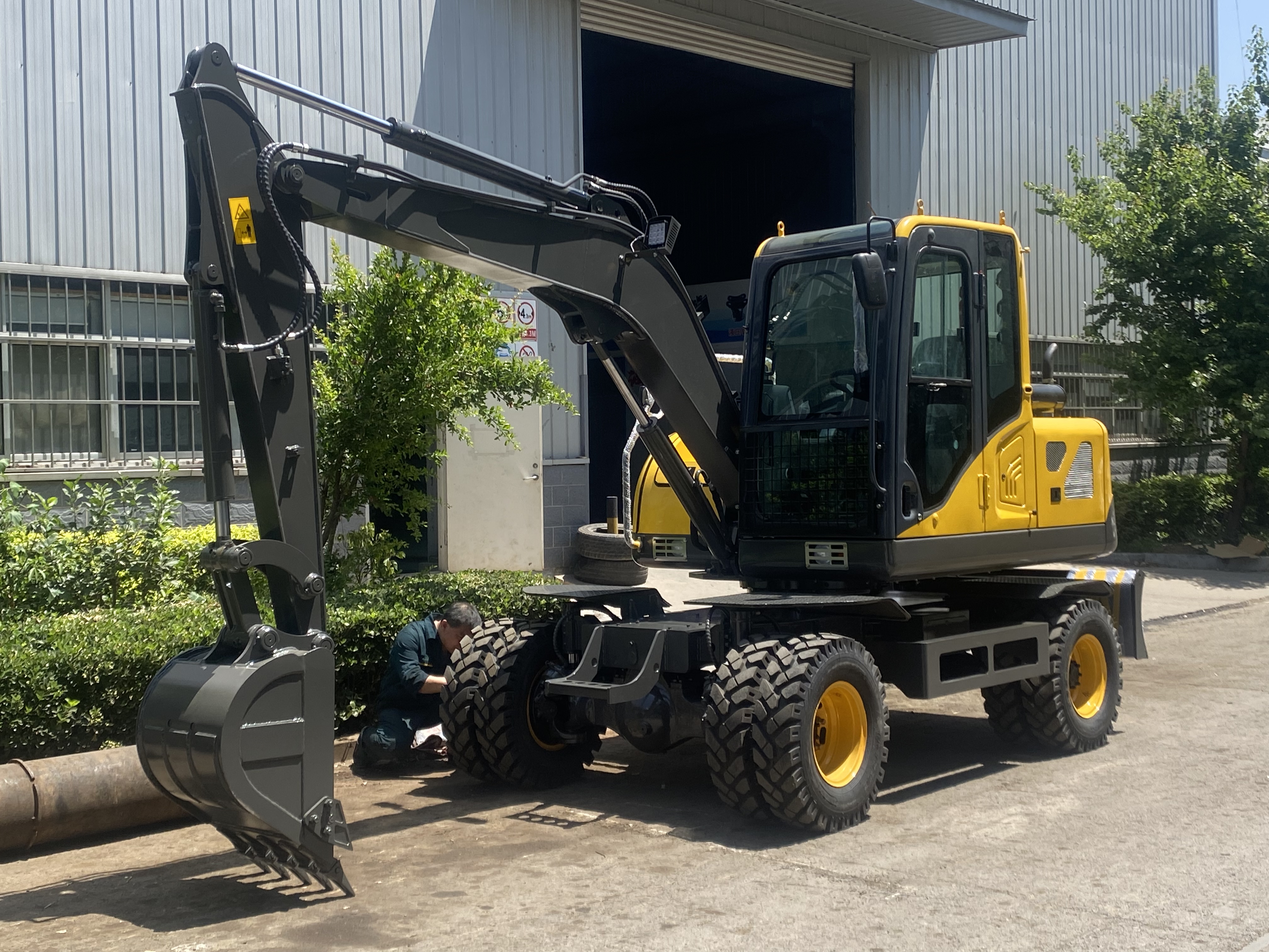 60轮式挖掘机 多功能大型液压轮式挖掘机 厂家直销