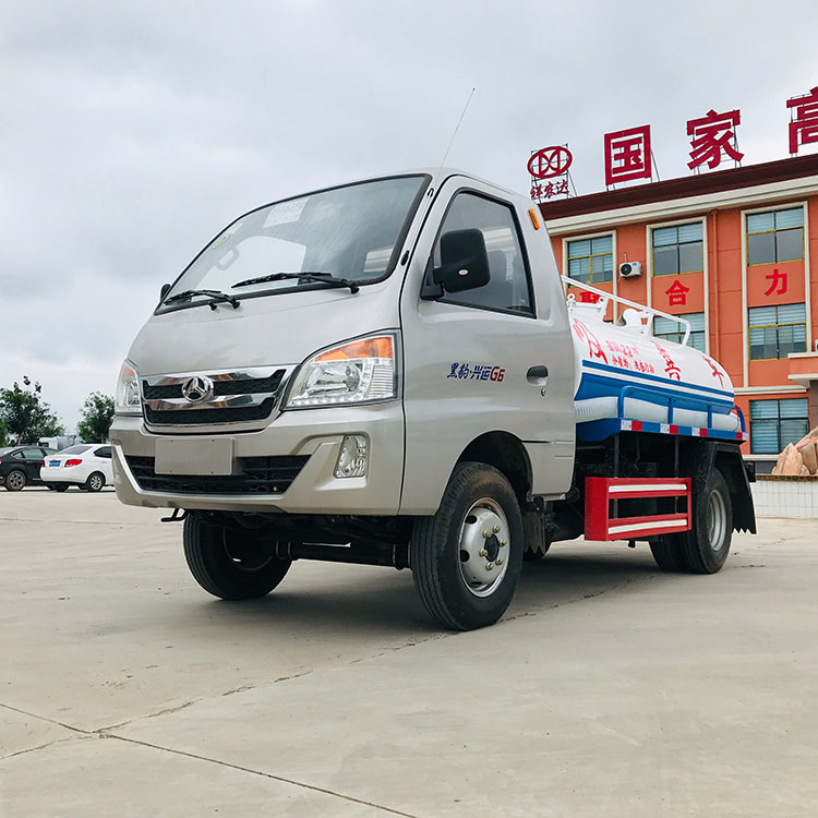 优质手动汽油小型真空吸污车，国三排放，载重 1-10 吨，总质量 5 吨，环保核心