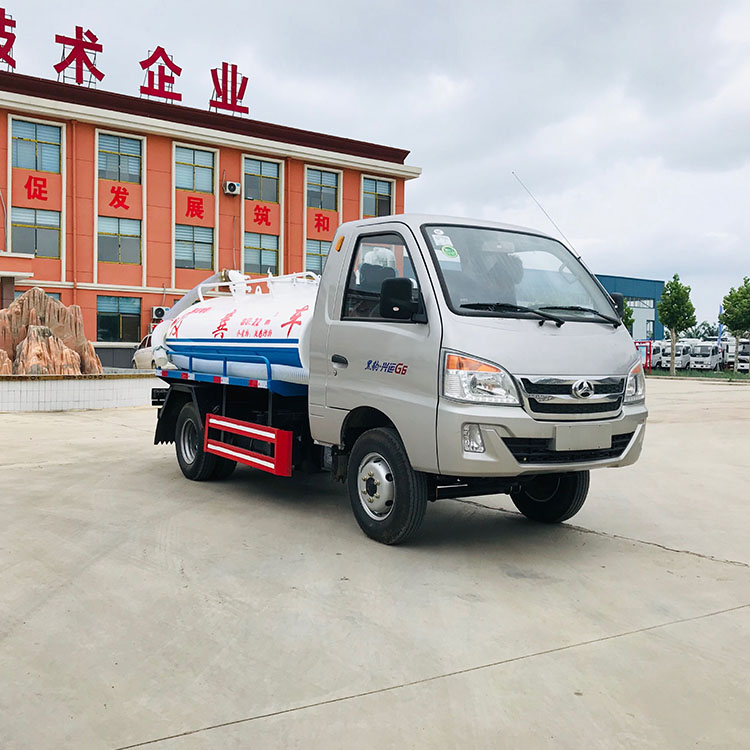 优质手动汽油小型真空吸污车，国三排放，载重 1-10 吨，总质量 5 吨，环保核心