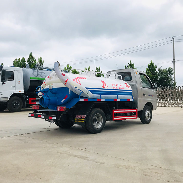 优质手动汽油小型真空吸污车，国三排放，载重 1-10 吨，总质量 5 吨，环保核心
