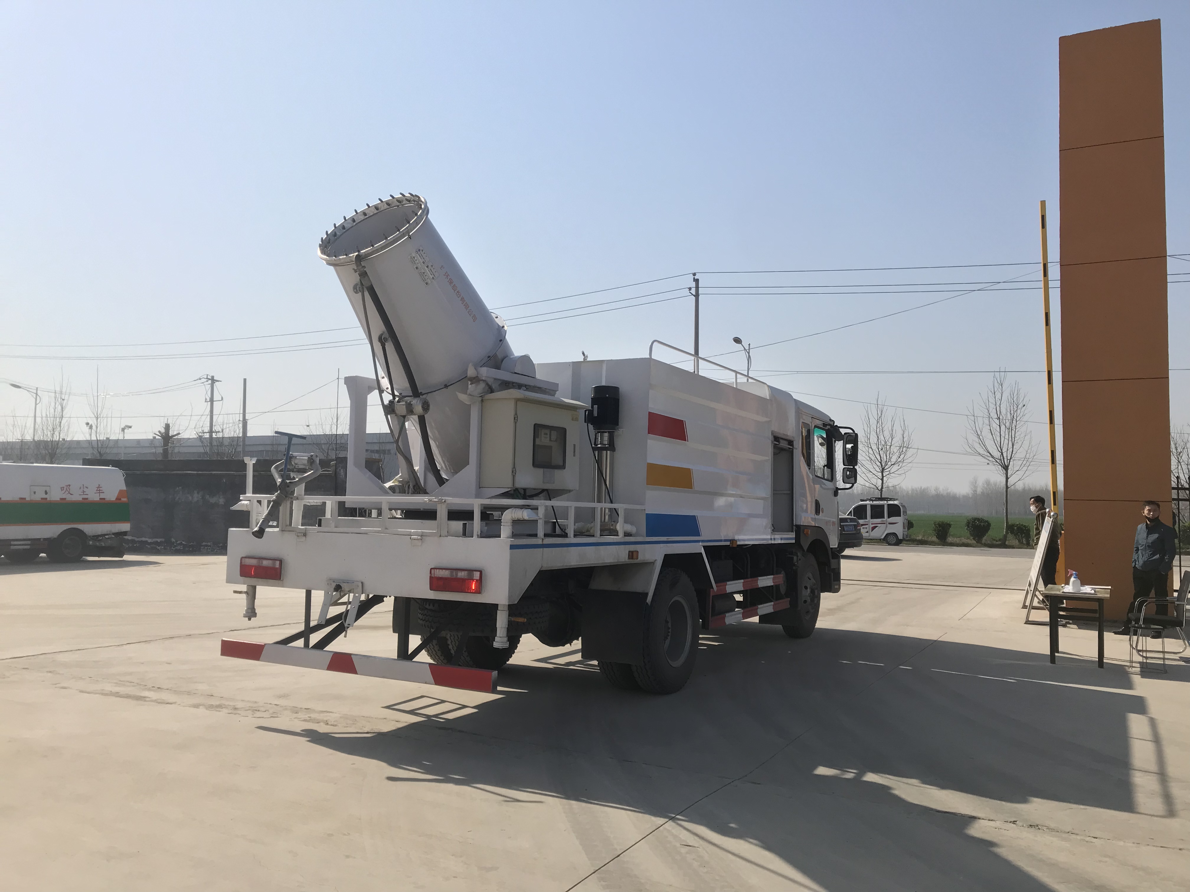 18吨水罐车 可定制雾炮喷洒车 细雾颗粒 柴油发动机 4×2 国五排放 直销