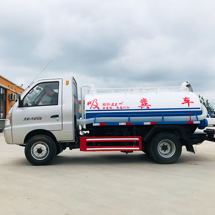 优质手动汽油小型真空吸污车，国三排放，载重 1-10 吨，总质量 5 吨，环保核心