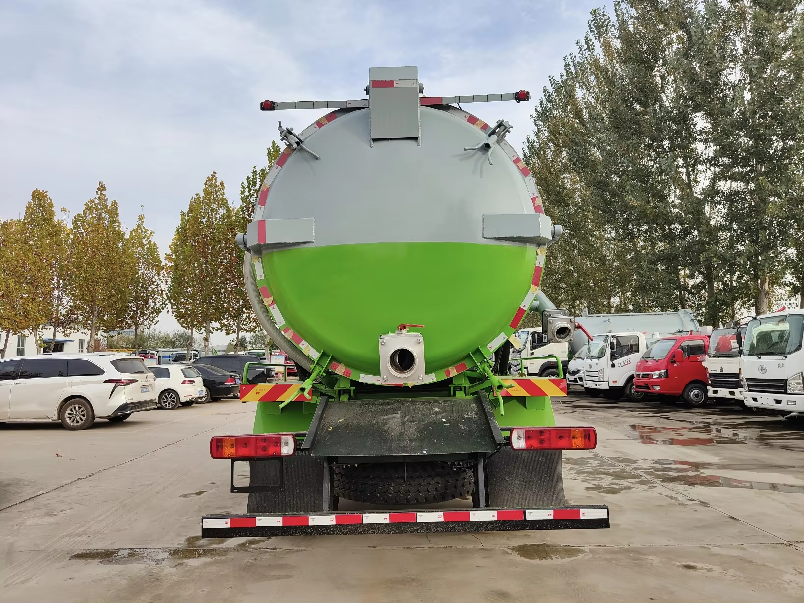 厂家直销 可定制 一汽手动柴油真空吸污车 —— 大型市政高压清洗作业车