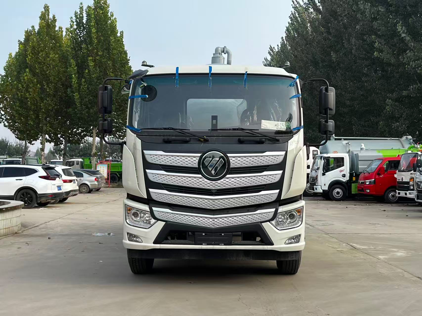 厂家直销 可定制 欧曼 13 立方米 手动柴油 真空吸污车 带可升降罐体及可开启后盖