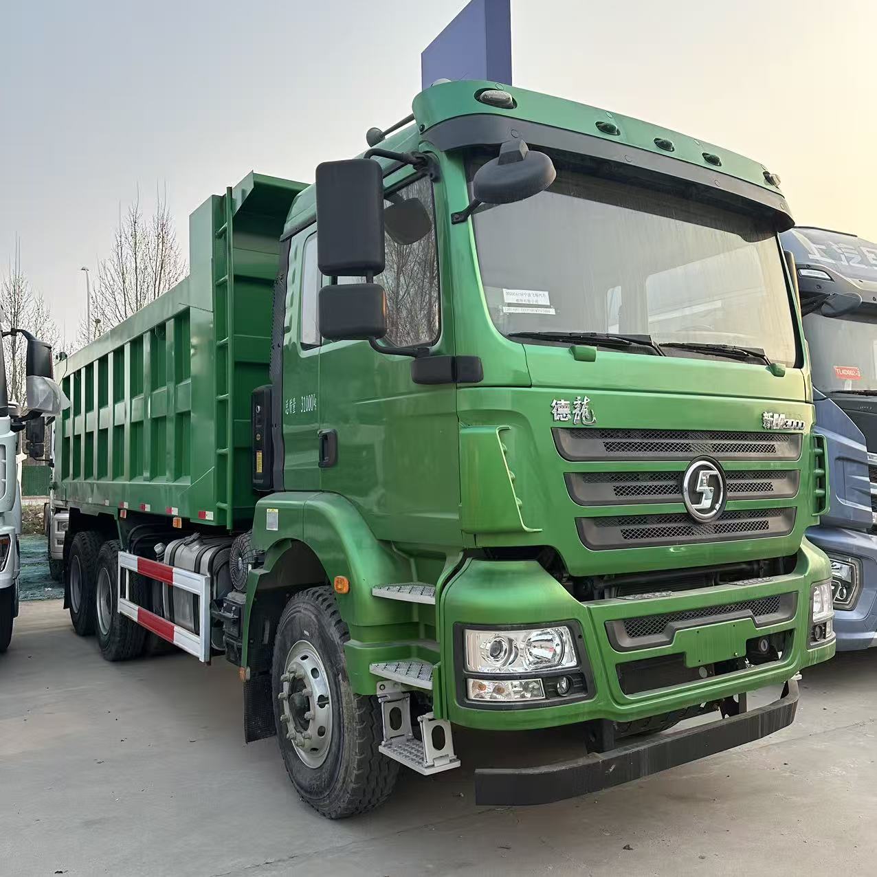陕汽德龙M3000 6×4自卸车 420马力潍柴发动机