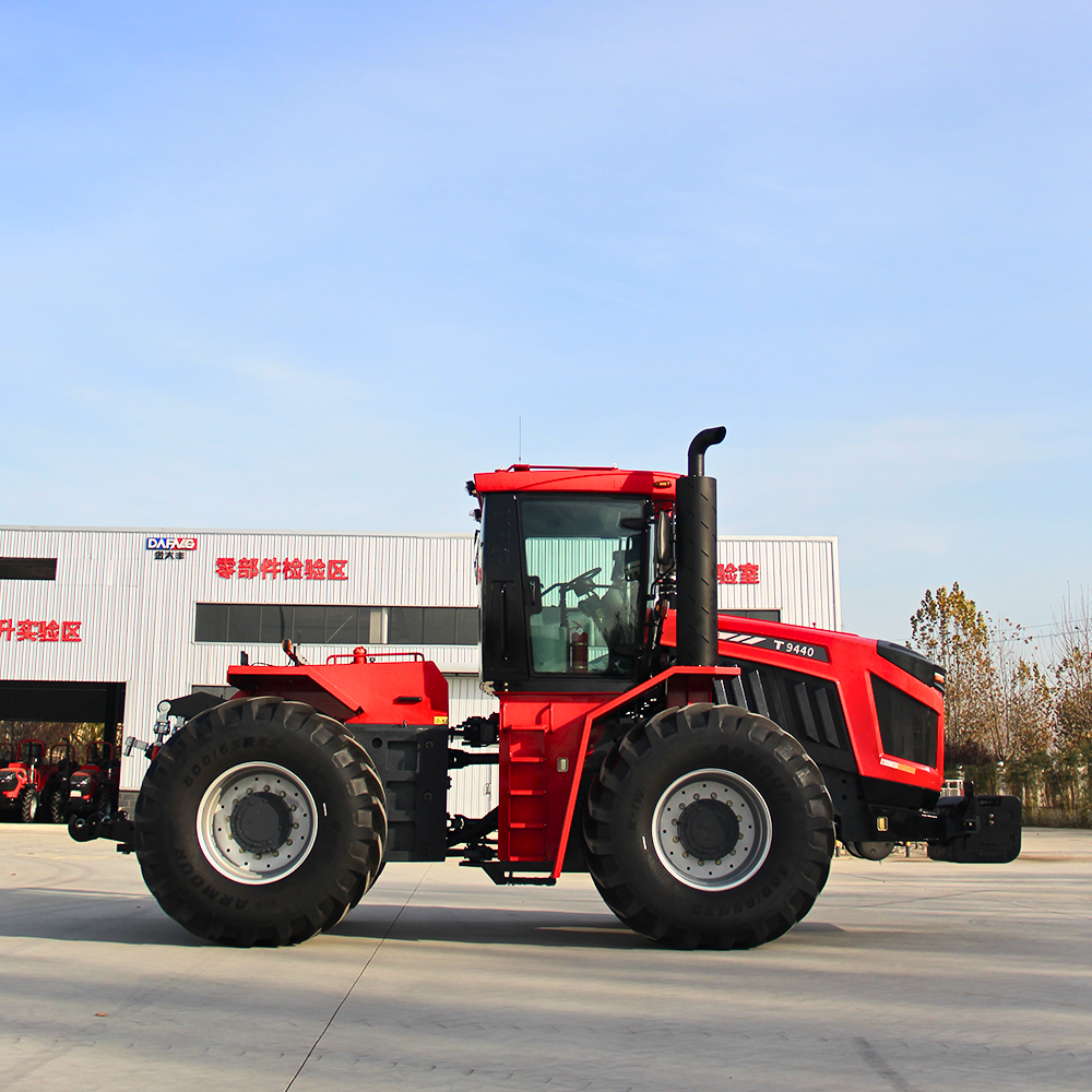 Agricultural machinery durable high-horsepower 440HP agricultural tractor
