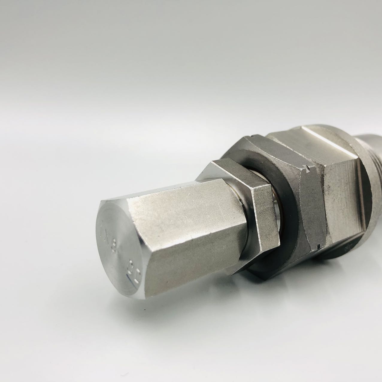 700-89-66000 溢流阀，适用于小松 WA600-3 装载机配件