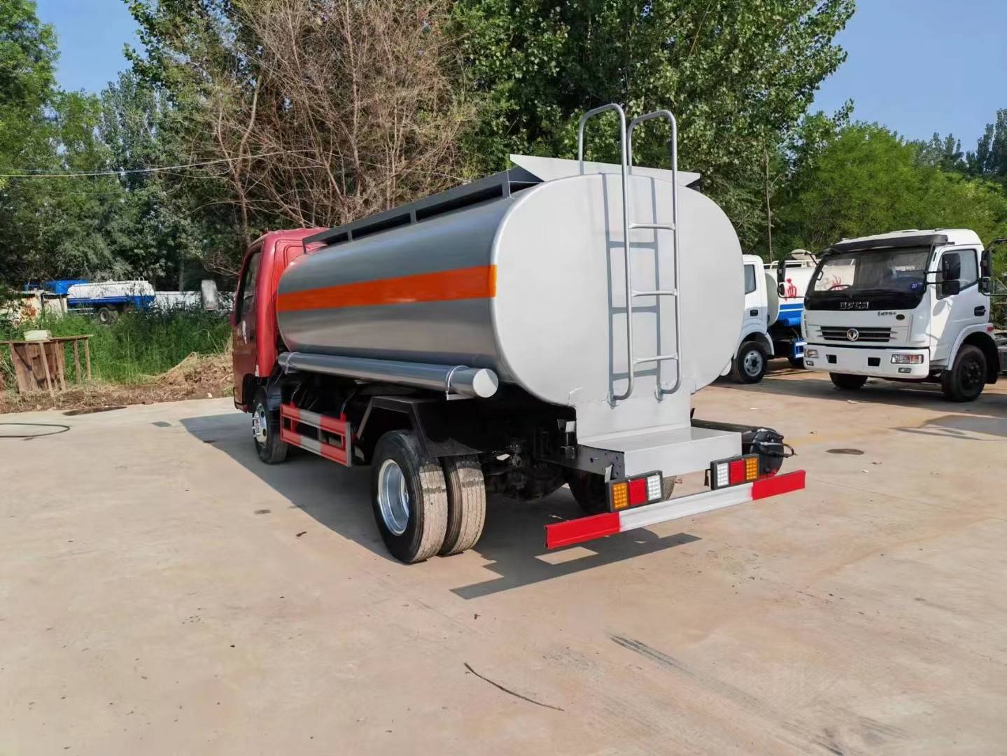 Brand new mobile refueling truck, large diesel oil tank transport vehicle.