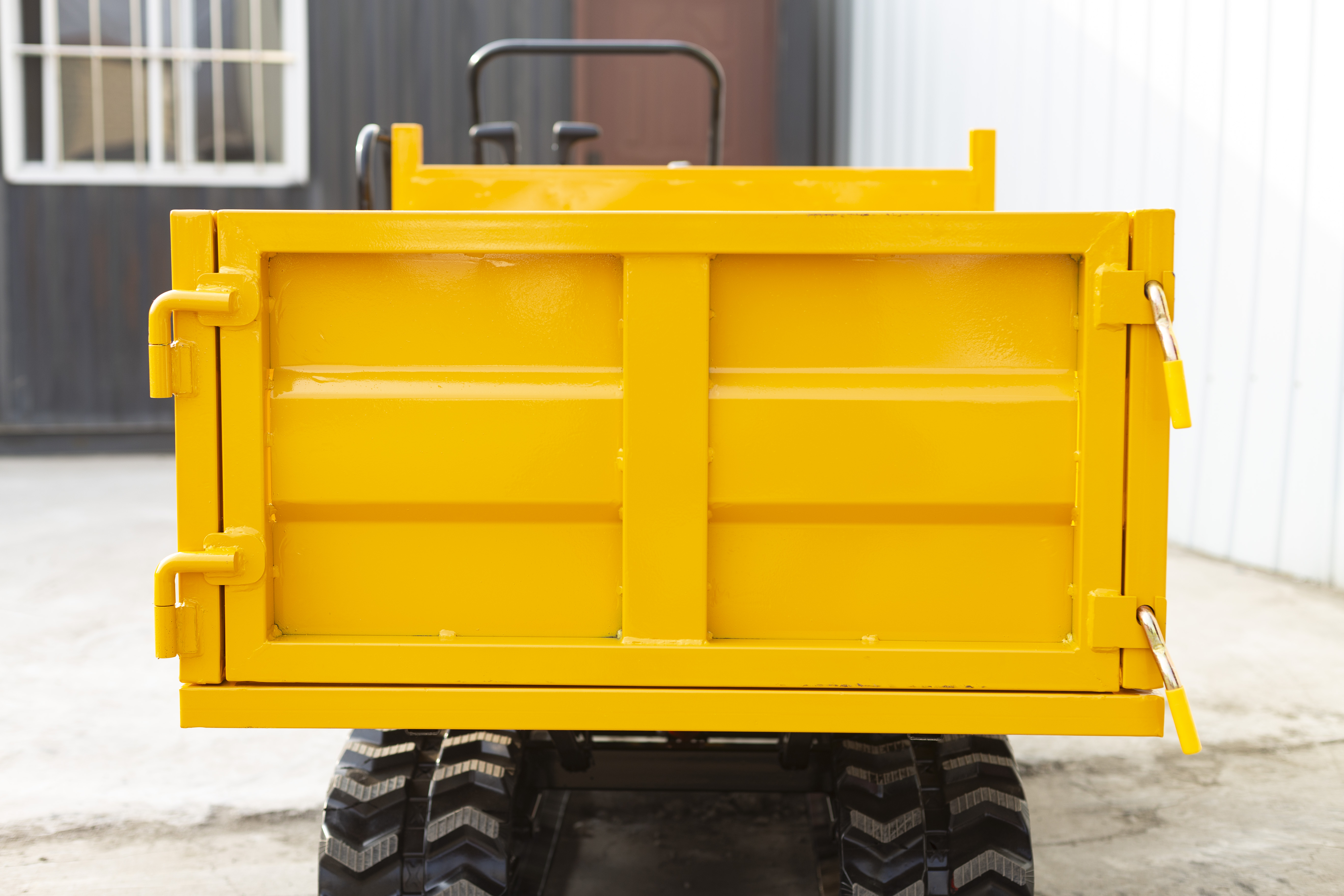 All Terrain Mini Crawler Loader 550kg Diesel Engine Motor Gear 1 Year High Efficiency Mountain Orchard Forestry MultiFunctional