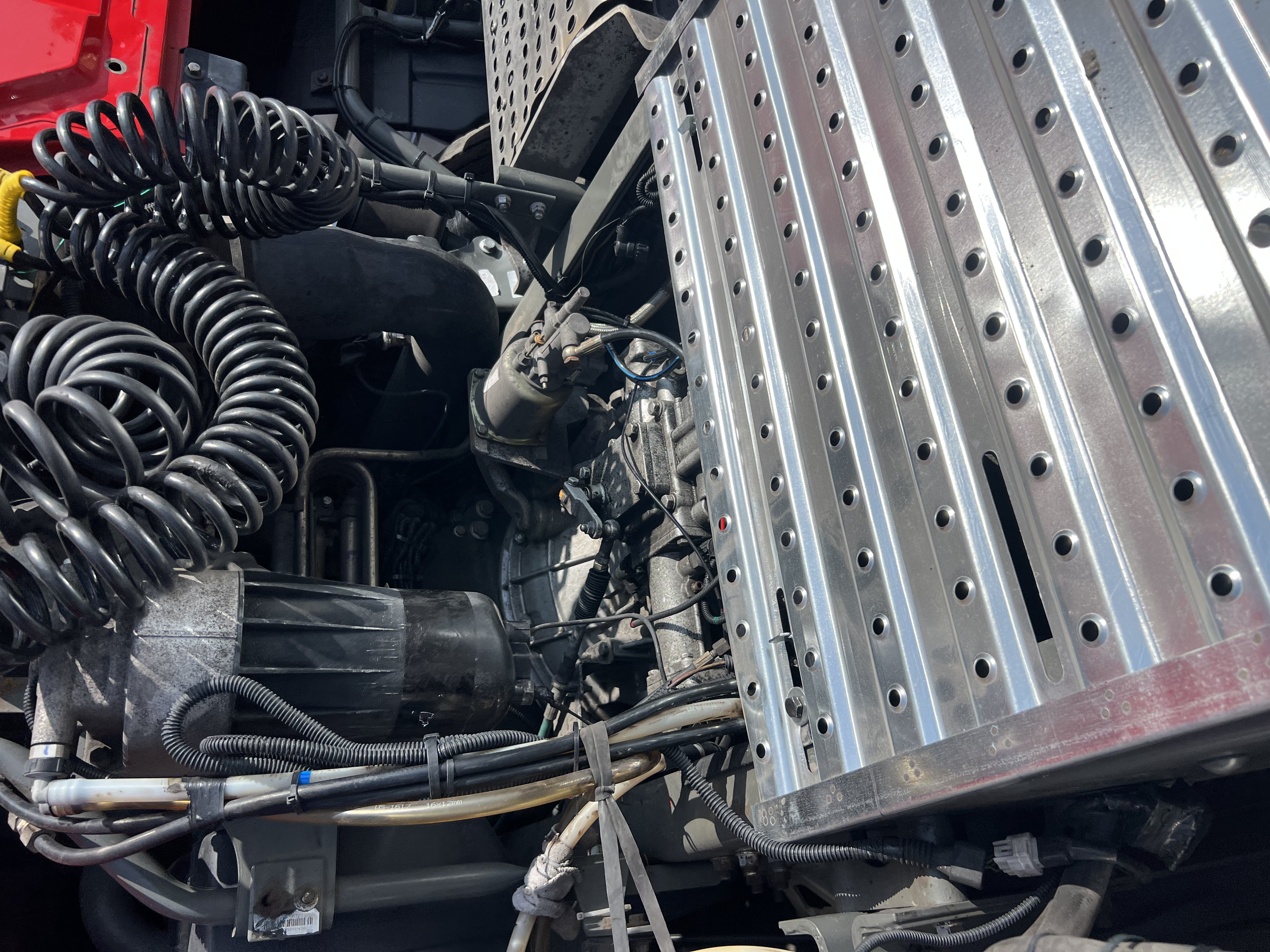 2021 February, Sinotruk Hohan, China V emission, German MAN engine, Sinotruk manual transmission, 460 HP.