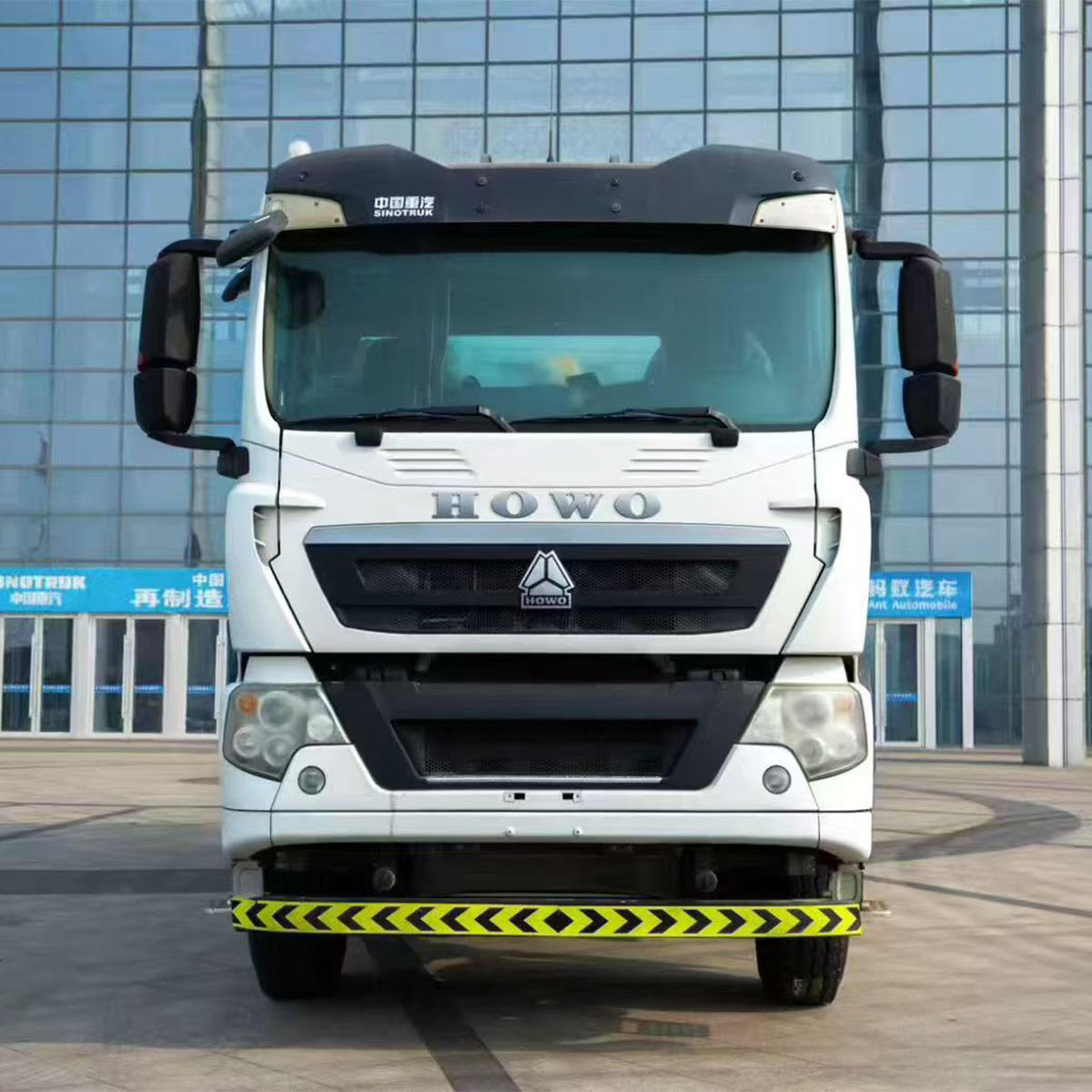 豪沃TX 371马力 5.6米货箱 左舵 电动篷布 载货车