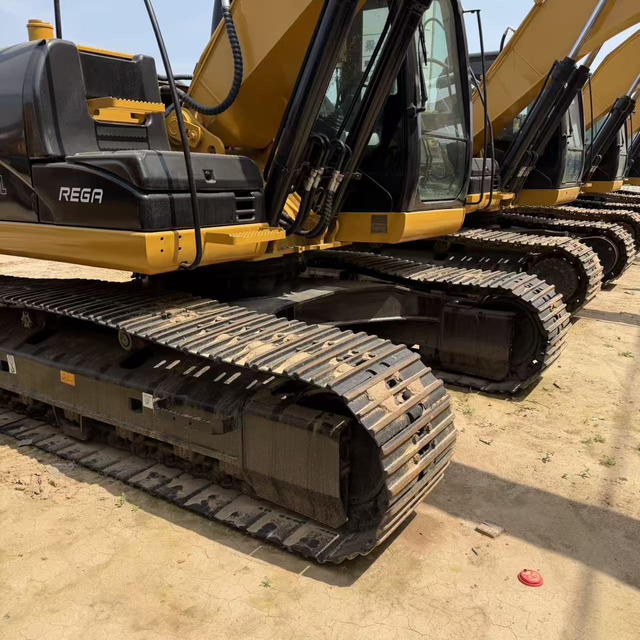 二手三一 SY215C 履带式液压挖掘机 21 吨中型工程设备 出口专供