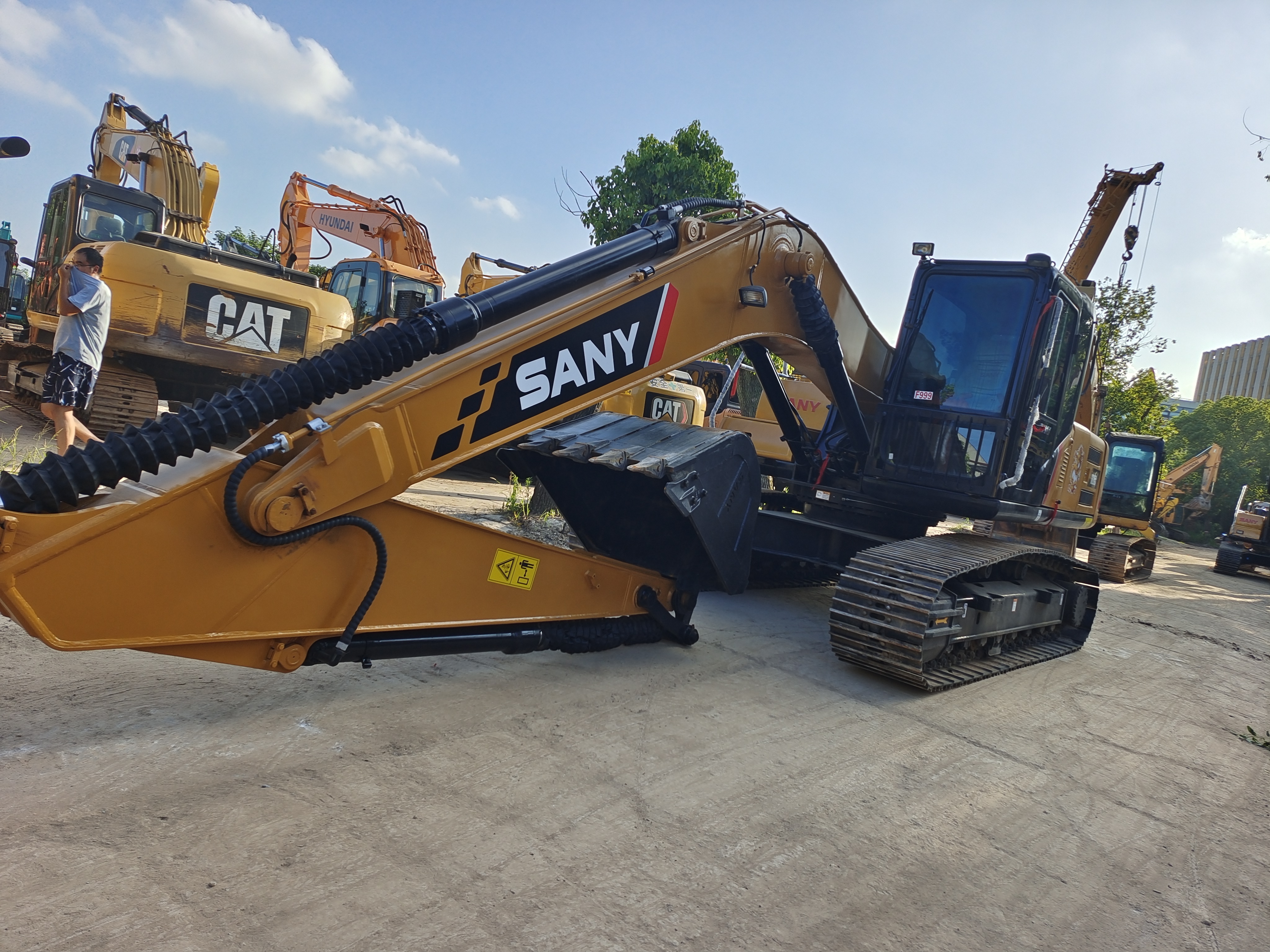 SANY SY215C USED EXCAVATOR