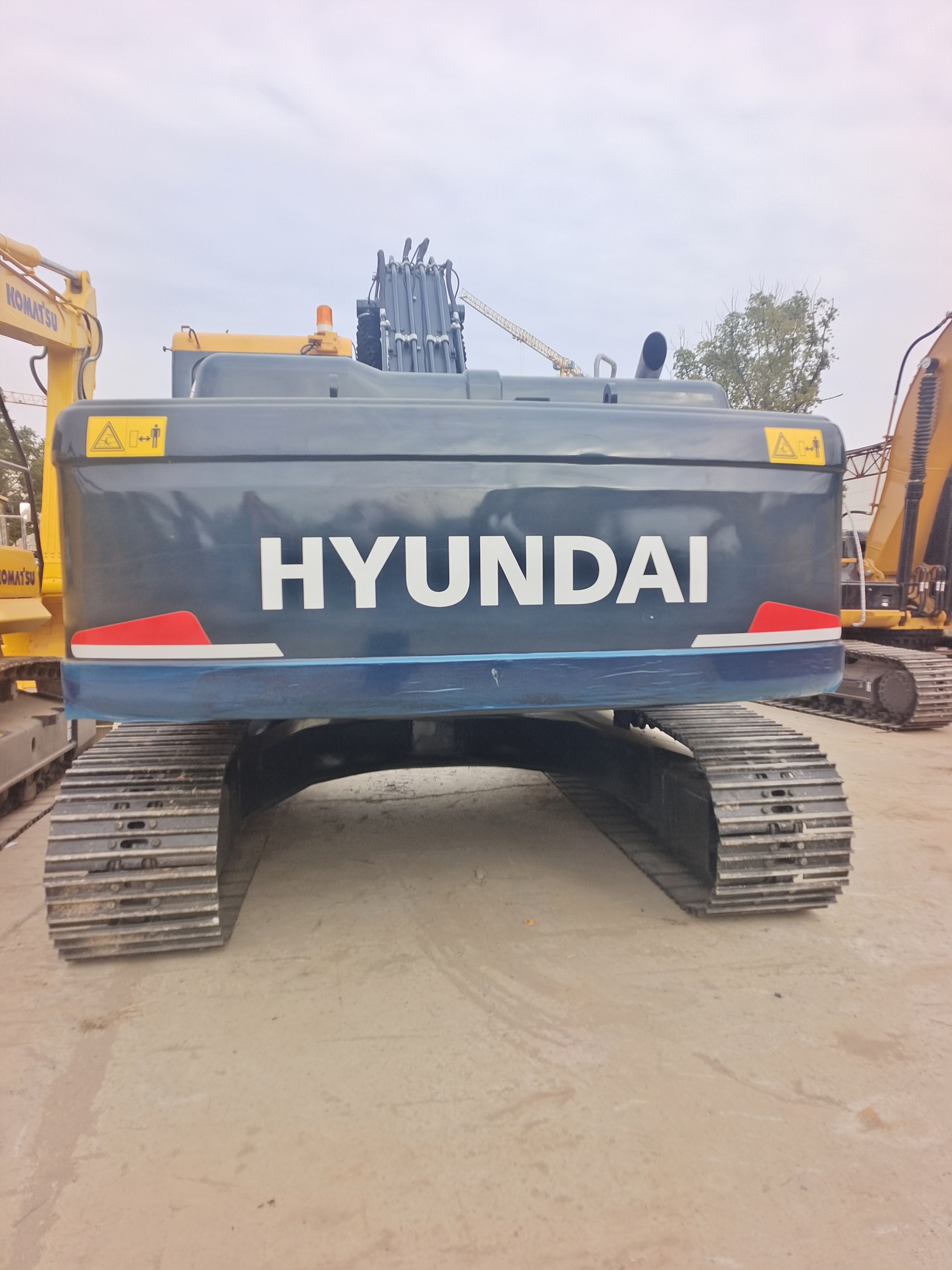HYUNAI 305LC USED EXCAVATOR