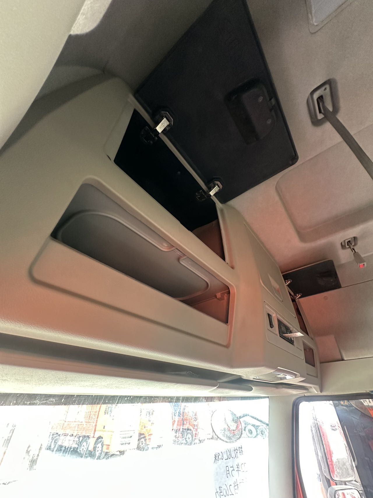 6.8 米高栏载货车 260 马力手动挡 国六 配置齐全 车况精品