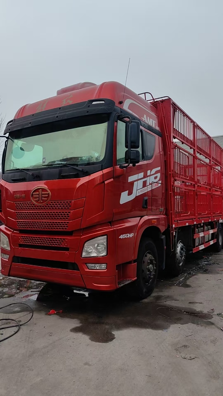 9.6 米前四后八猪笼车 460 马力 12 速自动挡 国六 配置齐全
