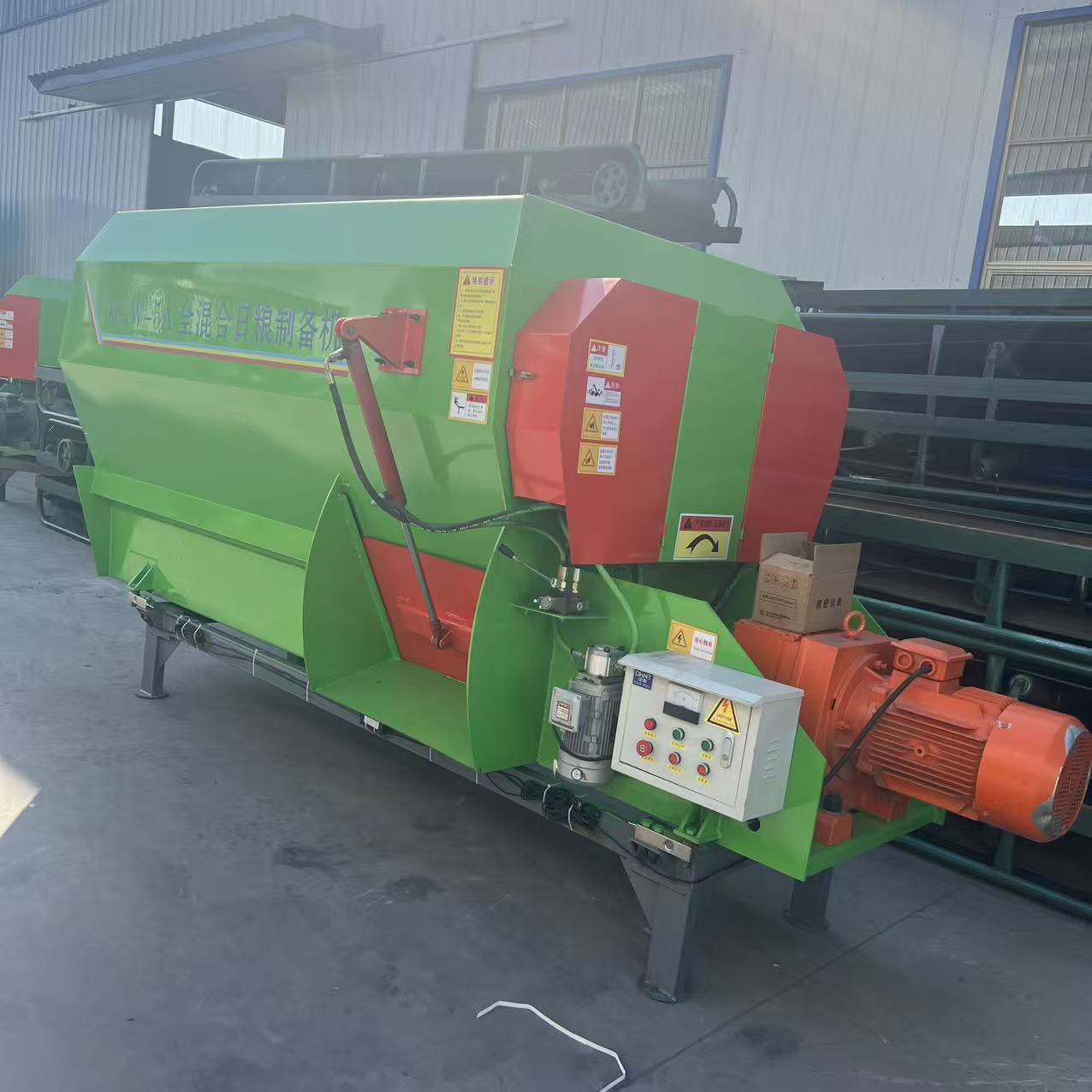 卧式全混合日粮饲料搅拌机