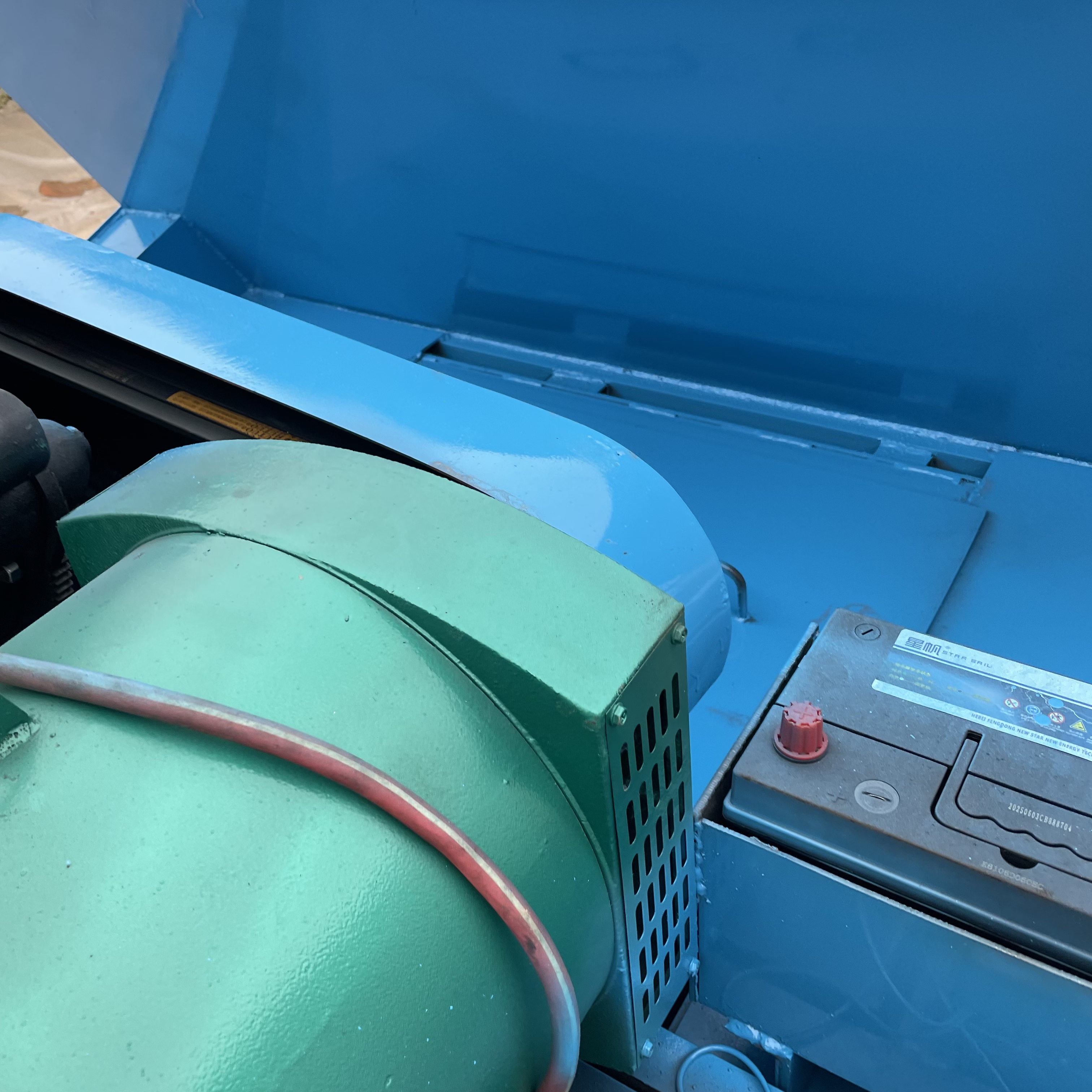 T 型水渠成型机