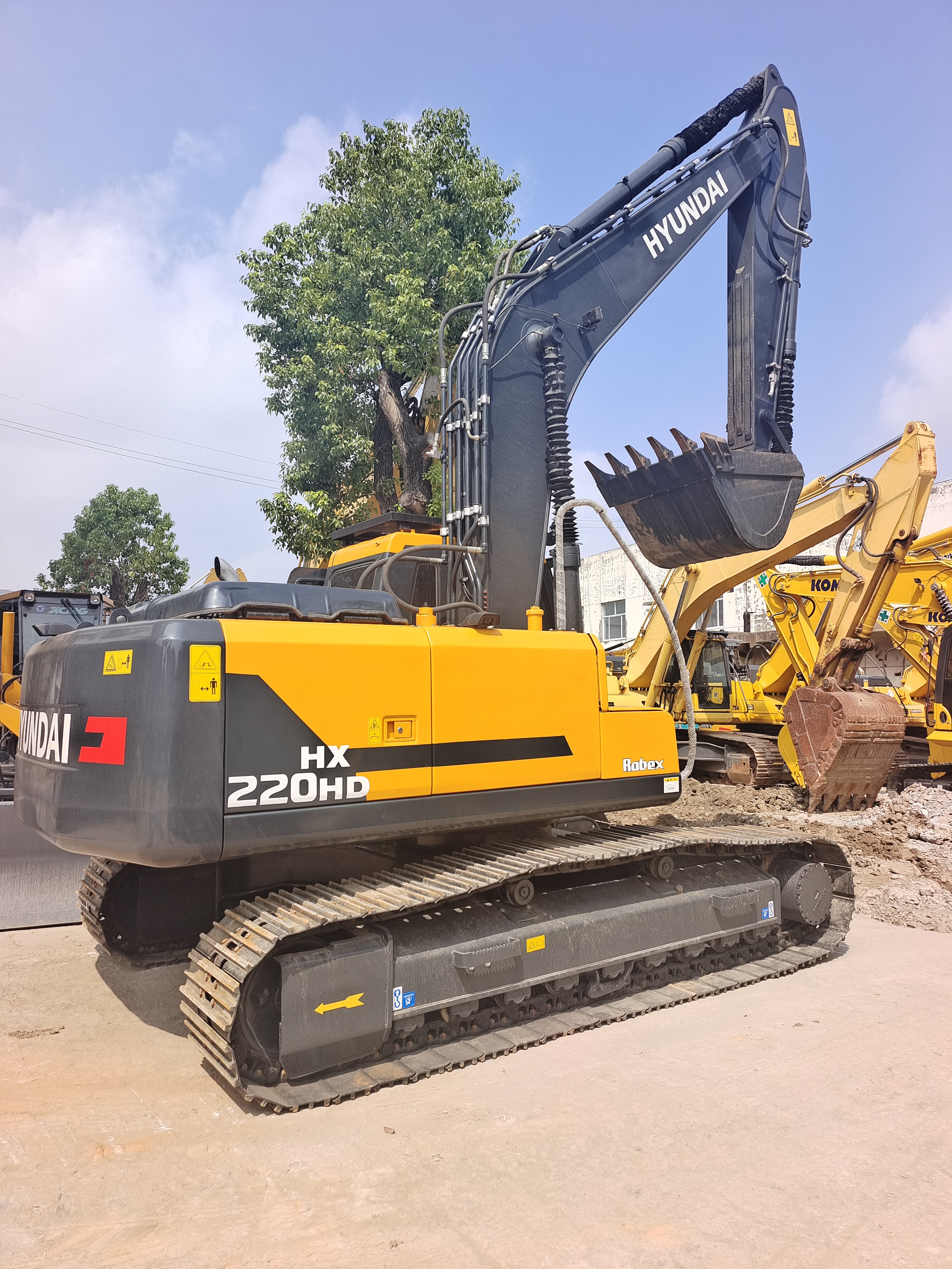 HYUNDAI HX220 HD