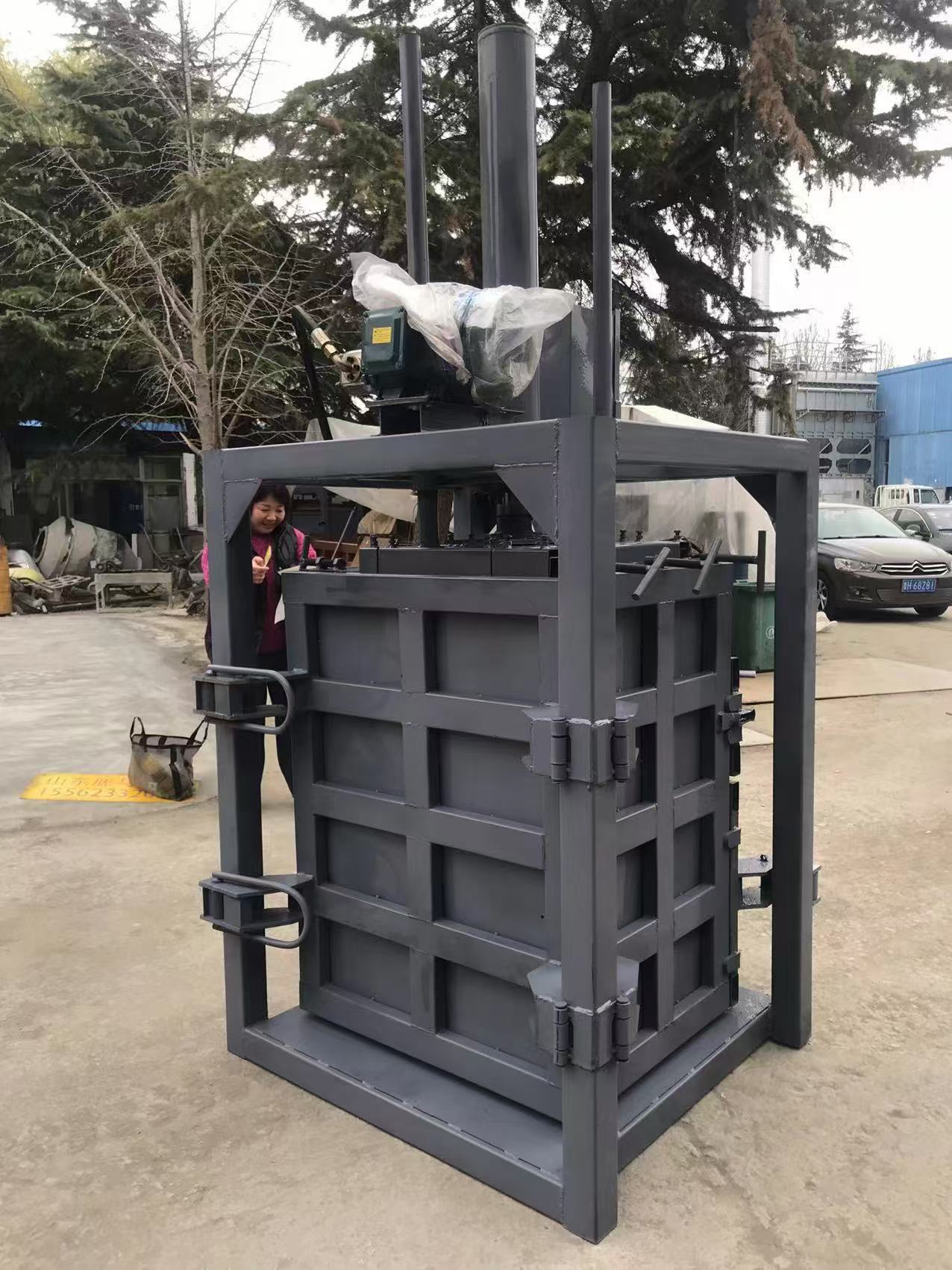 LY 系列立式四开门液压打包机 20T-60T 服装毛绒玩具压缩设备