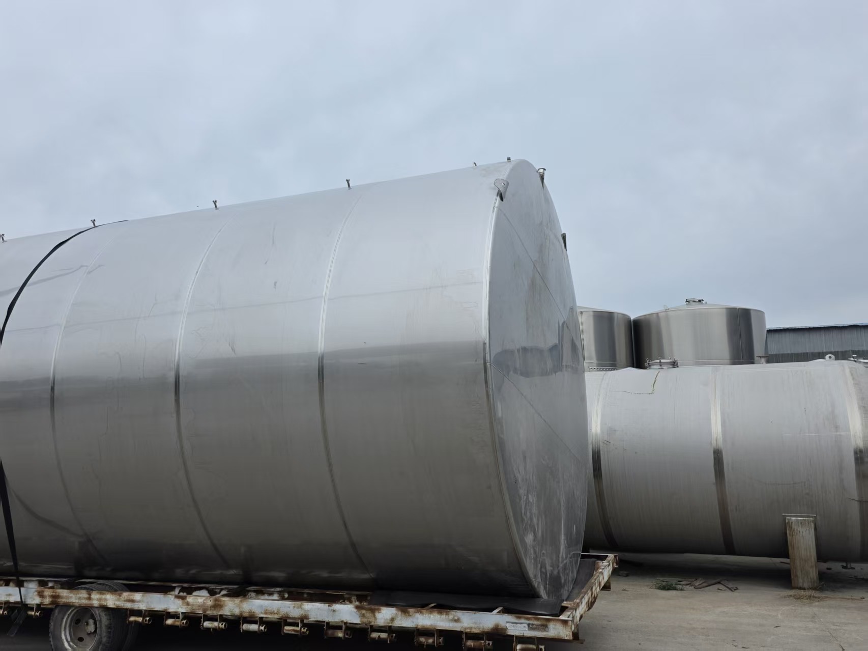 100L-5000L 不锈钢储罐 食品级液体 / 物料储存罐