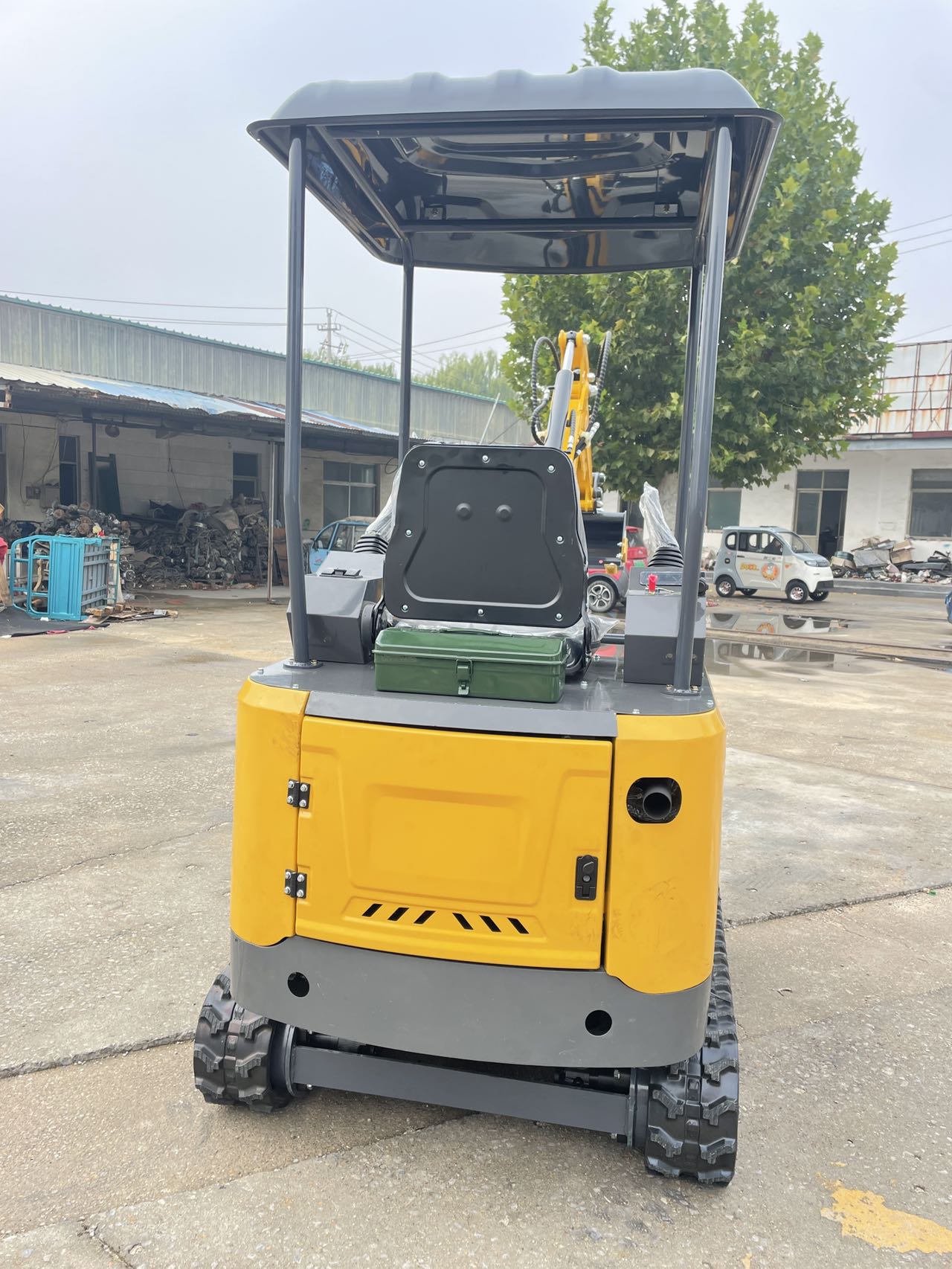 18 型多功能微型履带式挖掘机 市政工程破碎挖机
